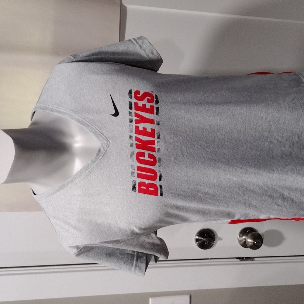 Nike Ohio State Buckeyes womens grey and red v-neck t shirt. Large